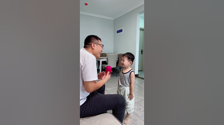 爸爸正在教儿子喊爸爸！不料却被宝宝喊出360度大转弯😂实在太逗了#爸爸带娃 #人类幼崽小奶音 #小铁环游记