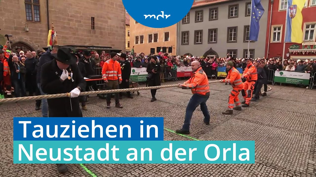 Rosenmontag: Närrisches Tauziehen in Neustadt an der Orla