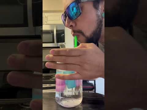 Vídeo: Como fazer um bongo para garrafa de água (com fotos)