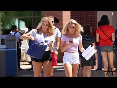 music-prank-on-college-girls---try-not-to-laugh-while-watching-this-funny-videos-!