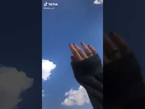 هيا بينا نخرج والدنيا سعيدة