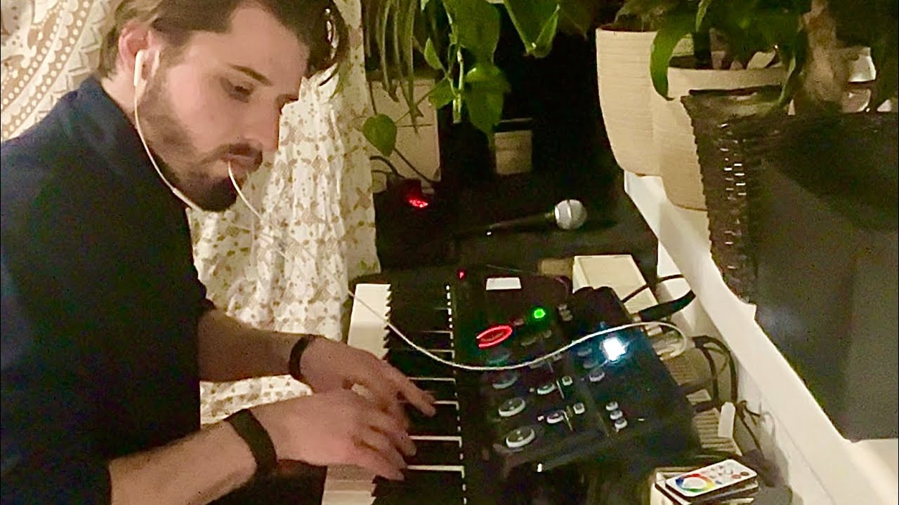 Evenstar from the Lord of the rings trilogy soundtrack. Improvised version