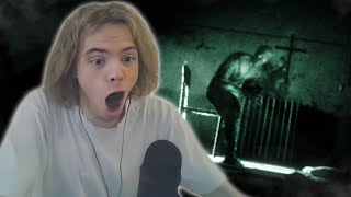 ФЫВФЫВ ПРОДОЛЖАЕТ ПУГАТЬСЯ В OUTLAST! 😱