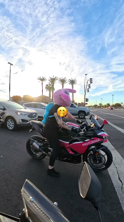 She’s a lil freaky🥵 #motorcycle  #fyp #yamaha #r7 #bikelife #couple  #biketok #booktok #bikergirl