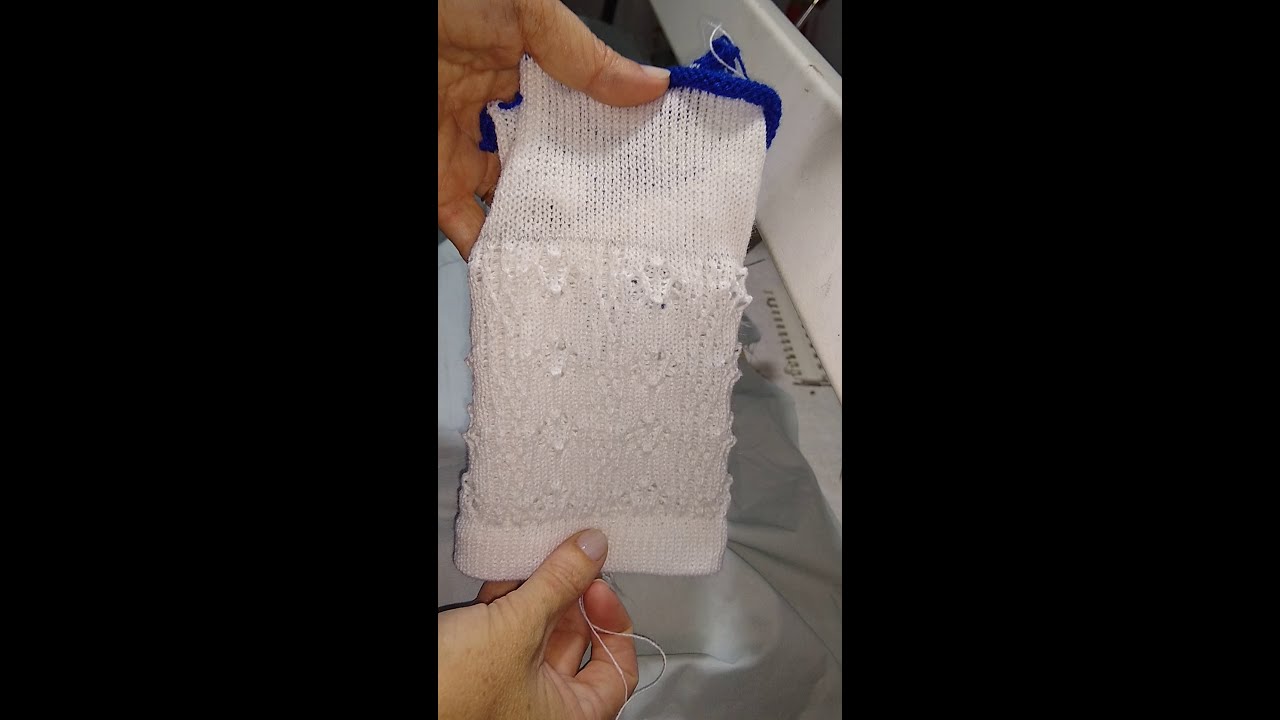 Casaquinho de bebe com pala Vídeo 3