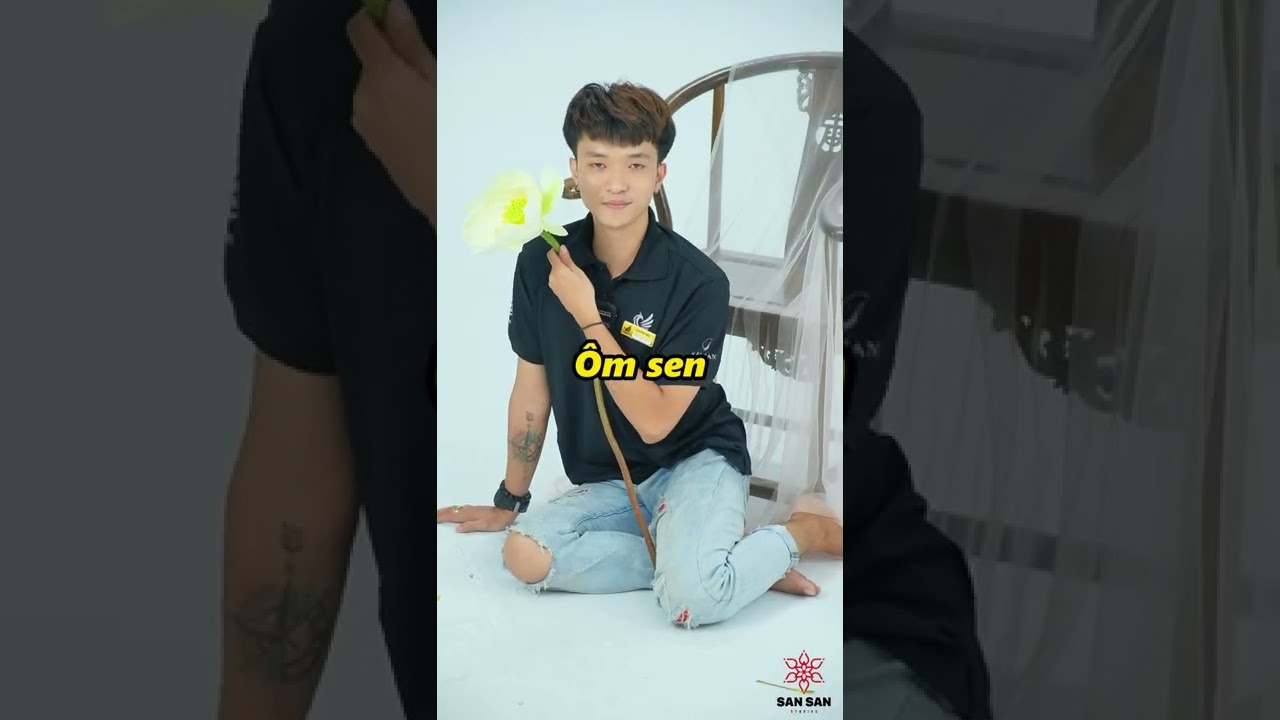CHỤP ẢNH HOA SEN- CÁCH TẠO DÁNG CHỤP ẢNH ĐẸP #shorts - youtube