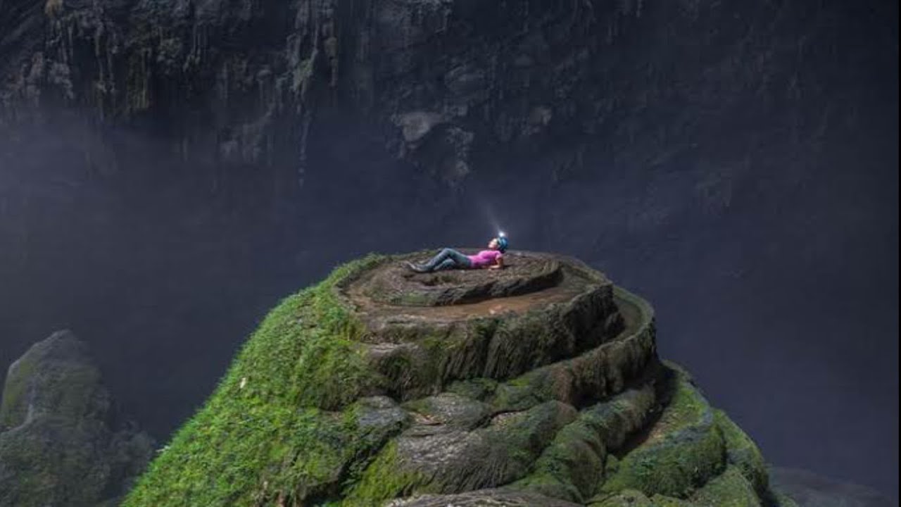  THE MYSTERIOUS WORLDS