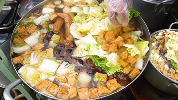 Xe hủ tiếu chay đậu hũ với nồi nước lèo đầy ắp nấm, củ cải nhìn mê ly