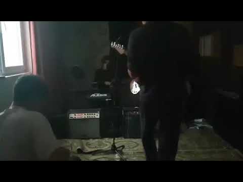 Hyenaah - I bet you look good on the dancefloor - (band cover)
