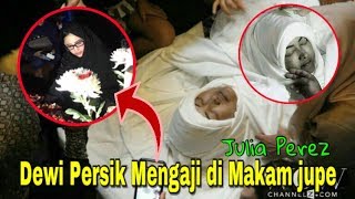 Prosesi Pemakaman Julia Perez & Dewi Persik Mengaji Di Makam Jupe | Selamat Jalan Jupe Prosesi Pemakaman Julia Perez & Dewi Persik Mengaji Di Makam Jupe | Selamat Jalan Jupe