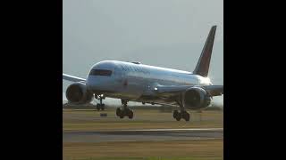 Exploding Rubber. Air Canada 787 Dreamliner C-FRTU Smokey Landing at Vancouver Airport YVR Shorts