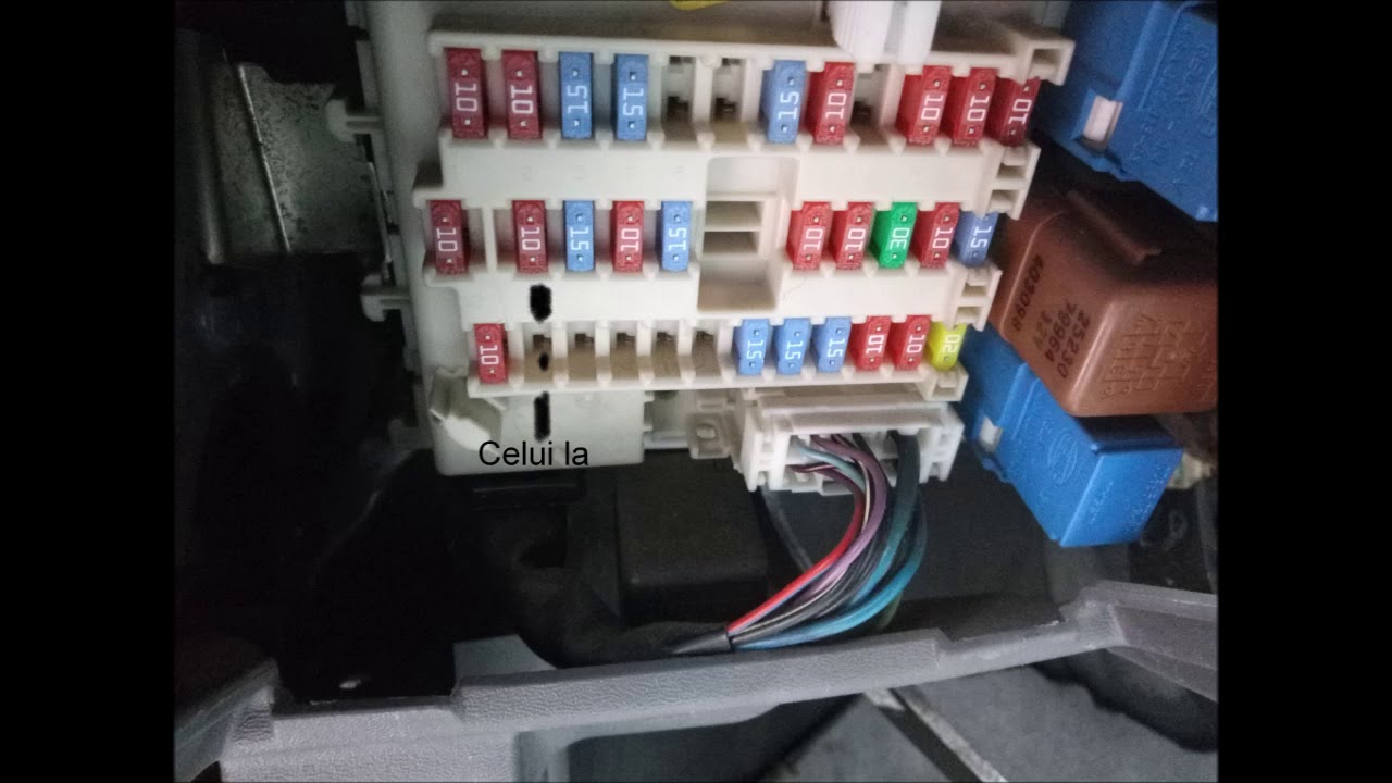 fusible allume cigare Nissan almera tino 2004 - YouTube sentra fuse box 