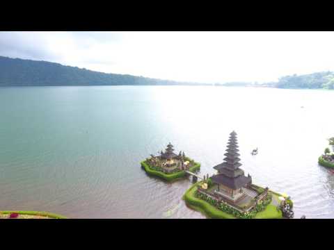 ウルン・ダヌ・ブラタン寺院