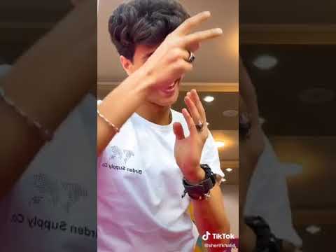 شريف خالد تيك توك جاي في حكايه واقف و في ايدي الجوبايه