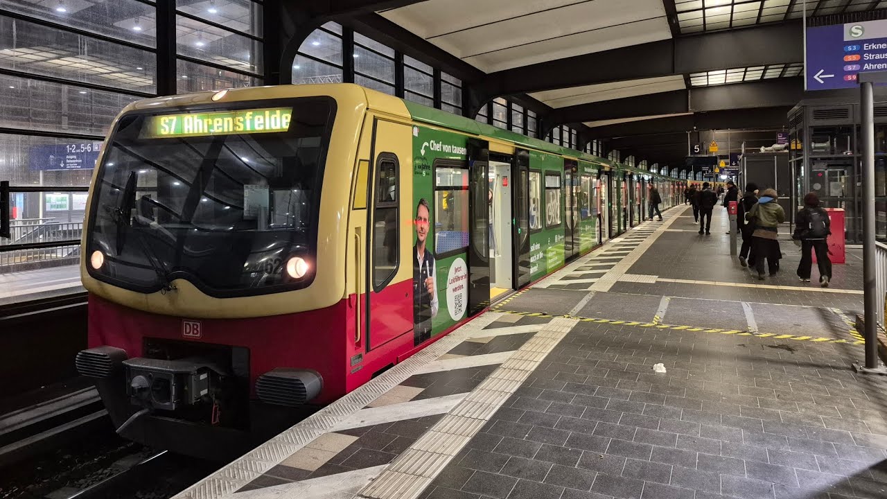 SBahn Berlin Ausfahrt der S7 nach Ahrensfelde mit dem Bewerber 481er
