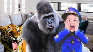 Download Lagu Baby Policeman Catches Wild Animals in the House and Godzilla, King Kong and Dragon at the Park MP3 Download Lagu Baby Policeman Catches Wild Animals in the House and Godzilla, King Kong and Dragon at the Park MP3