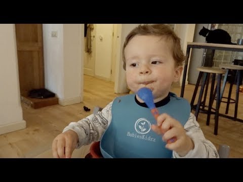 Video: Hoe Om 'n Kind Te Laat Eet