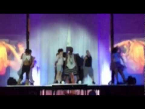 Britney Spears, I'm A Slave 4 U Dance Reunion