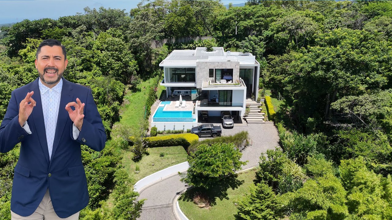 NO DISPONIBLE- Increíble CASA de LUJO en VENTA en EL SALVADOR, a un PRECIO fabuloso