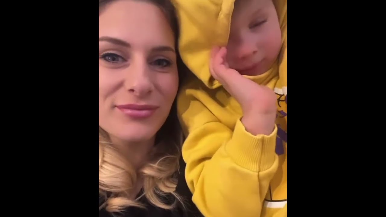 FAMILLE SANTORO UN DES ENFANTS EST REVENU DU SÉJOUR AU SKI (AU TOP