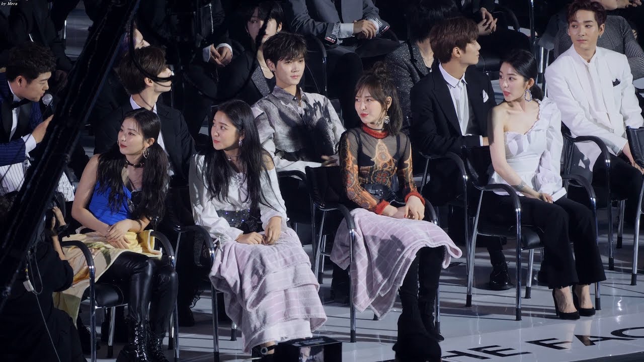 190424 레드벨벳 (Red Velvet),뉴이스트 인터뷰 Reaction [4K] 직캠 Fancam (TMA) by Mera