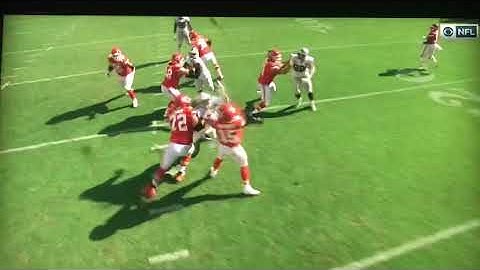 Jeff Heath intercepts Patrick Mahomes