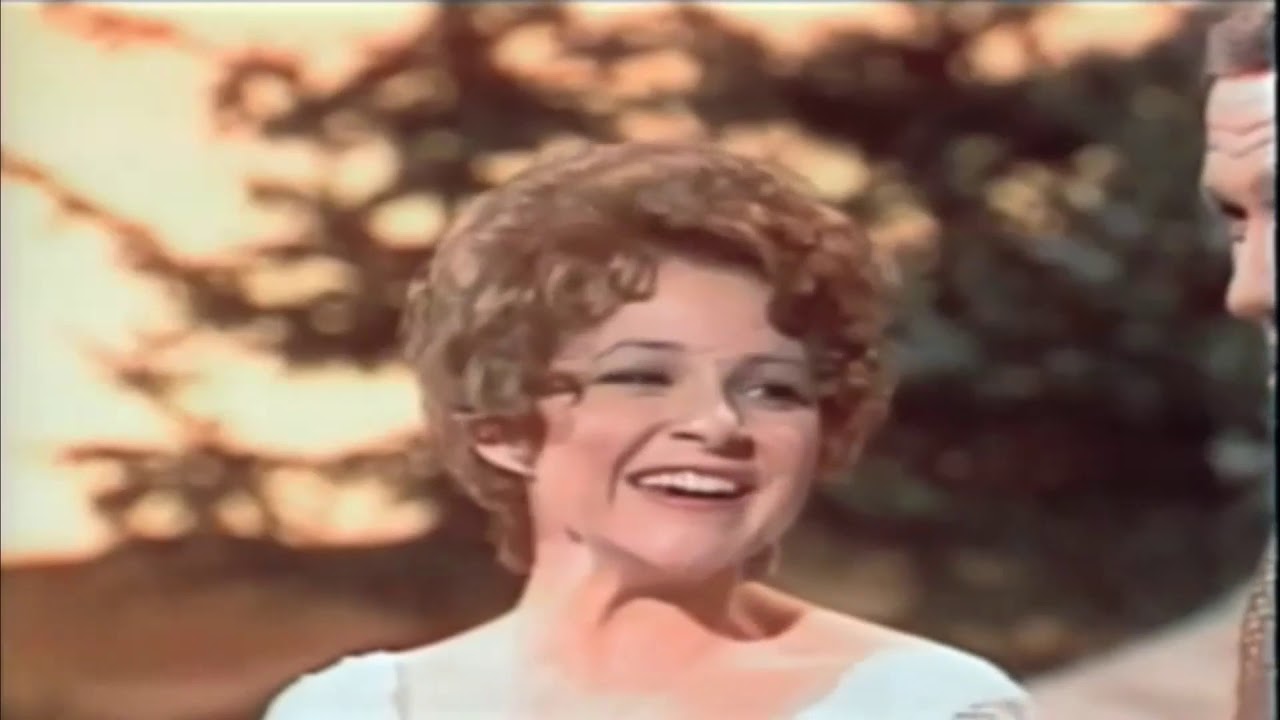 Brenda Lee & Eddy Arnold Rockin Around the Christmas tree (Edited