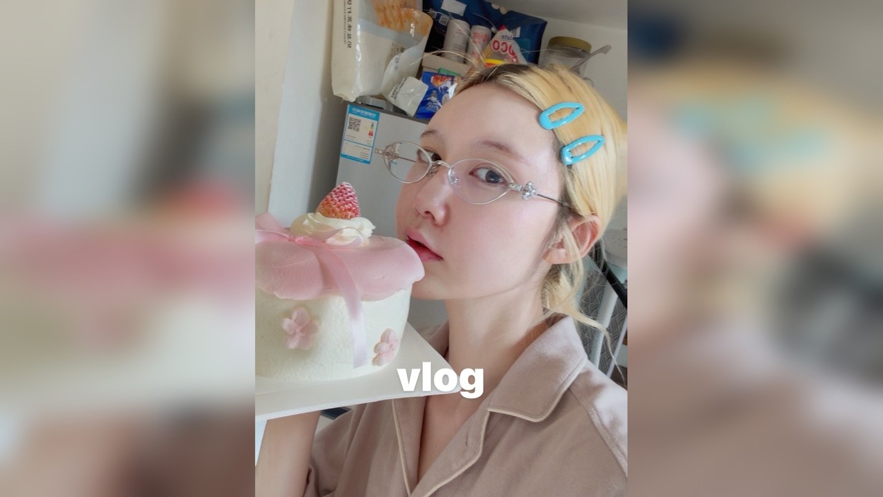 吃货vlog | 大家问的如何好皮肤大分享来喽～ 跟家一天不出门 正好解答一下很多互联网姐妹问我关于皮肤保养的问题 ！！！皮肤好用了什么！ 且记录一下我日常跟家不出门一天嘴是有多闲！别忘了我食道炎还康