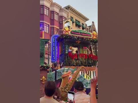 universal mardi gras beads
