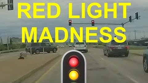 They Just Don’t Care! Red Light Runners & Close Calls Caught on Dash Cam