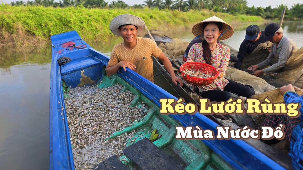 Kéo Lưới Rùng Trên Cánh Đồng Ngập Nước 