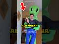 Você está na escola e começa uma invasão alienígena. O que você faria? 👽💥