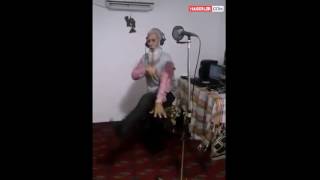 yaş yetmiş iş bitmemiş yaşlı dede