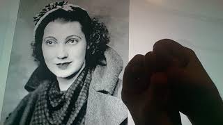 Horacio the handsnake - Mary Anne Trump