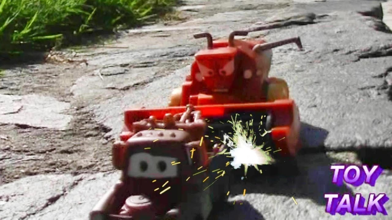 Disney Cars TRACTOR TIPPING FUN 4! Lightning Mcqueen & Mater - Pixar ...