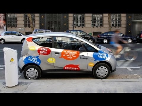 Video: Cómo alquilar un coche eléctrico en París con Autolib
