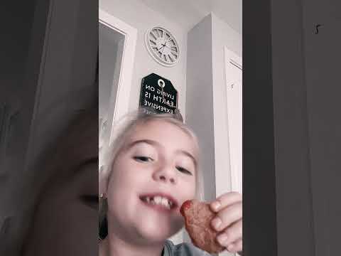 Eating ❤️ chewing