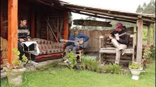 Evergreen | Live from Latacunga, Ecuador | Richy Mitch & The Coal Miners