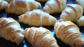 كرواصة مورقة ببودرة اللوز طريقة جديدة لصنع الذ كرواصة Almond Layered Croissants- Fatemahisokay