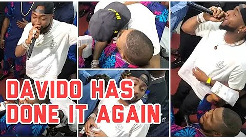 DAVIDO GIFT NIGERIAN CHRISTAIN MUSICIAN YINKA AYEFELE with huge amount of money.