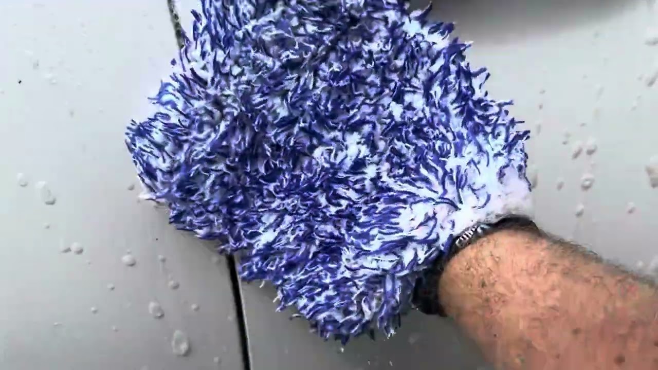 Wash Test with The Rag Company Car Wash Mitts: Fit, Function, and Review