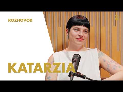 Štěstí pro mě není inspirativní. Na novém albu Katarzie slyšíme vzdor, laskavost i vášeň