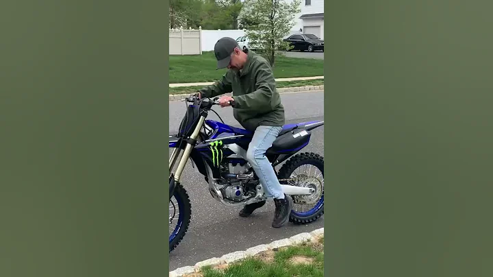 Dad Crashes My New Dirt Bike!! (2021 YZ-250F) - DayDayNews