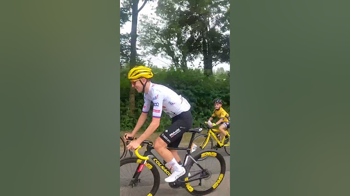 Pogačar made this young fan’s day 😍 #cyclingshorts #pogacar