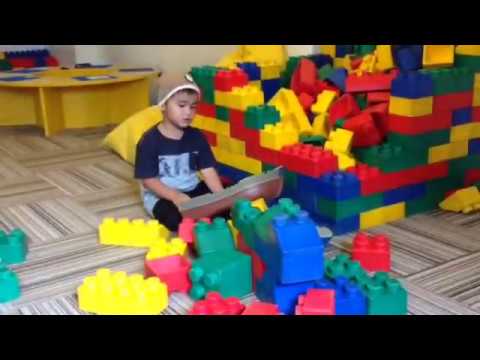 Lego Mainan anak kecil | Bermain lego untuk anak farm lego duplo lego taman bermain mainan anak laki. 