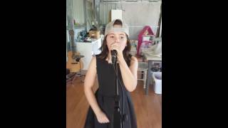 Holly sings miley