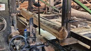 NEXT-LEVEL Efficiency! Slicing Whole Hardwood Log with Modern Tech