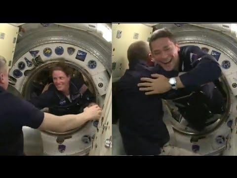 Soyuz MS-24 hatch opening