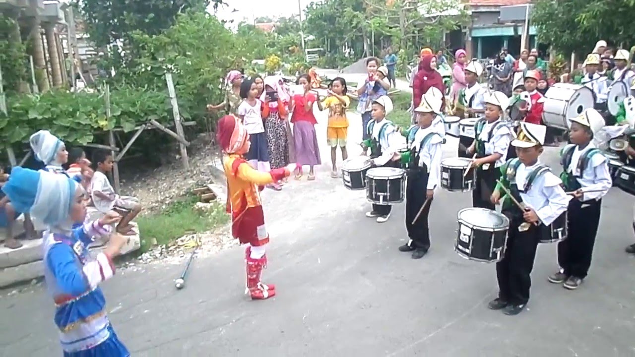 Lagu Anoman Pada Peringatan Hari Kartini 2016  - Drum Band Syifaul Qulub