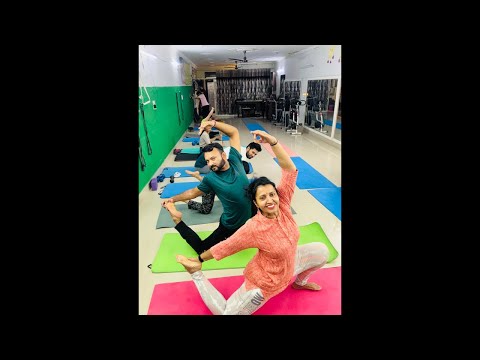 Do straight your round back & stretch more👍 Wonderful practice session by Dr. Sandhya#yogajunction 